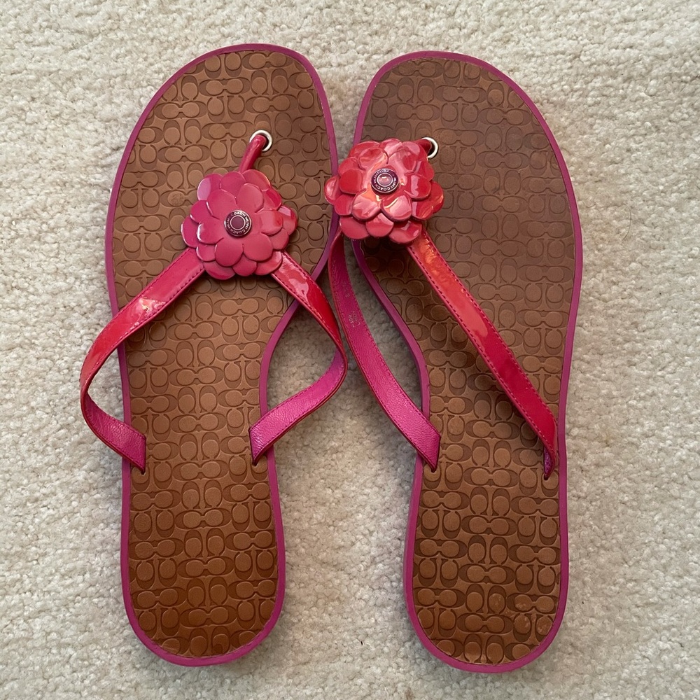 Coach | Lindy Logo Embossed Leather Sandals